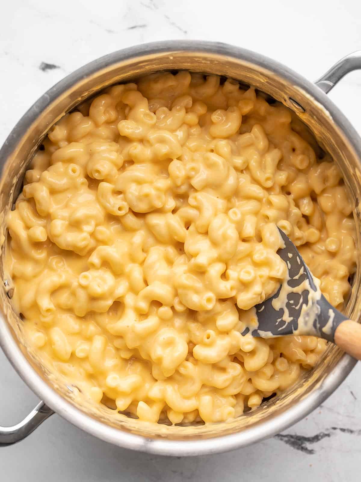 Finished mac and cheese in the pot